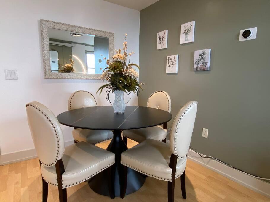 Designer Downtown - Splendid View Apartment *