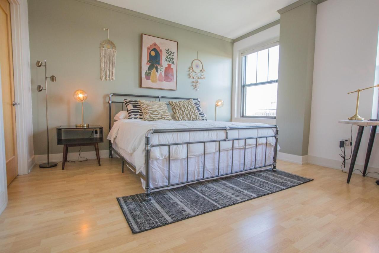 Designer Downtown - Splendid View